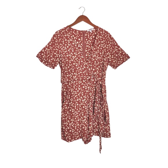 Madewell Wrap-Front Floral Print Daisy Field/Rust Orange Short Sleeve Romper - Picture 4 of 9